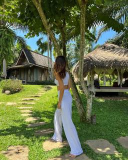 Anna Safroncik feet photo thumbnail