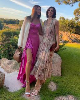Anna Safroncik feet photo thumbnail