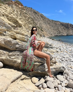 Anna Safroncik feet photo thumbnail
