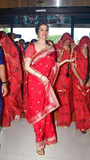 Shraddha Kapoor feet photo thumbnail