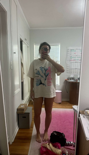 Natalie Noel Mariduena feet photo thumbnail
