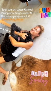 Pinar Altug feet photo thumbnail