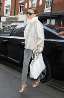 Kylie Minogue feet photo thumbnail
