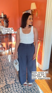 Mindy Kaling feet photo thumbnail