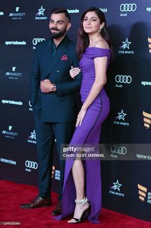 Anushka Sharma feet photo thumbnail