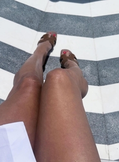 Fei Skorda feet photo thumbnail