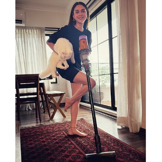 Aditi Rao Hydari feet photo thumbnail