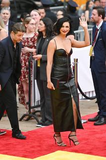 Morena Baccarin feet photo thumbnail