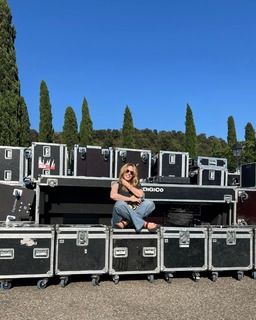 Kylie Minogue feet photo thumbnail