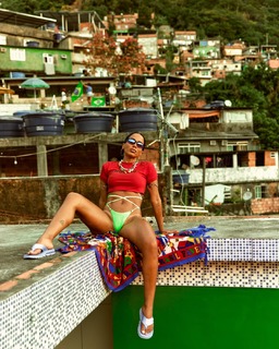 Anitta feet photo thumbnail