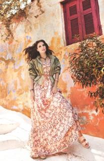 Athina Oikonomakou feet photo thumbnail