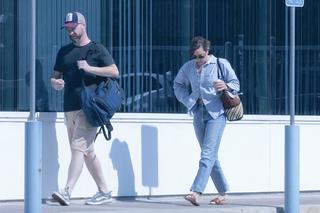 Aubrey Plaza feet photo thumbnail