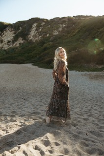 Jennie Garth feet photo thumbnail
