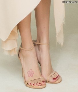 Angelababy feet photo thumbnail