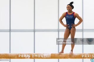 Simone Biles feet photo thumbnail