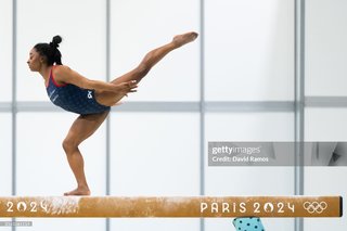 Simone Biles feet photo thumbnail