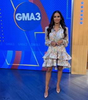 Rocsi Diaz feet photo thumbnail