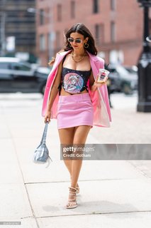 Victoria Justice feet photo thumbnail