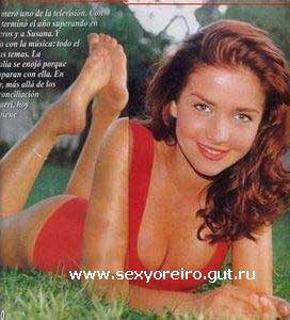 Natalia Oreiro feet photo thumbnail