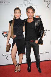 AnnaLynne McCord feet photo thumbnail