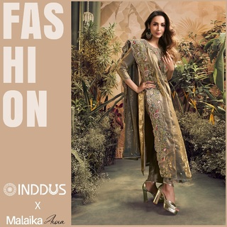 Malaika Arora feet photo thumbnail