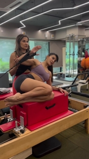 Jacqueline Fernandez feet photo thumbnail