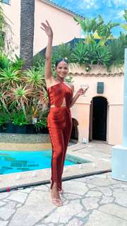 Christina Milian feet photo thumbnail