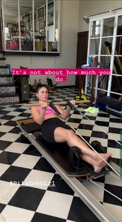 Kareena Kapoor feet photo thumbnail