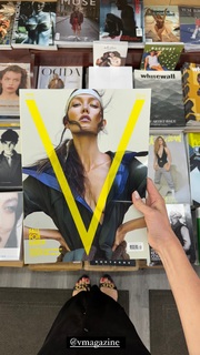 Karlie Kloss feet photo thumbnail