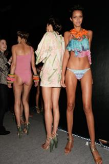 Lais Ribeiro feet photo thumbnail