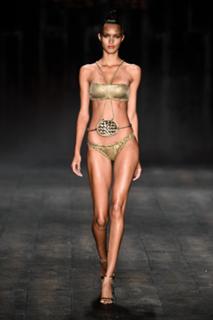 Lais Ribeiro feet photo thumbnail