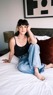 Shenae Grimes-Beech feet photo thumbnail