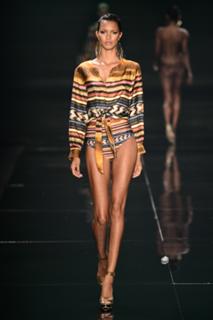 Lais Ribeiro feet photo thumbnail