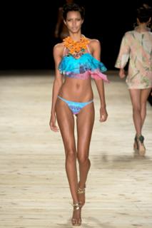 Lais Ribeiro feet photo thumbnail