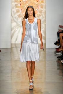 Lais Ribeiro feet photo thumbnail