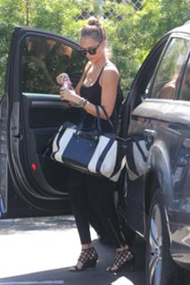 Jessica Alba feet photo thumbnail