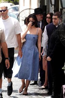 Kylie Jenner feet photo thumbnail