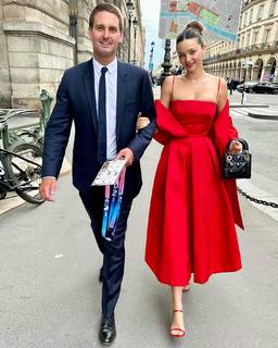 Miranda Kerr feet photo thumbnail