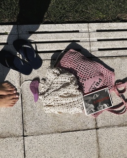 Isis Valverde feet photo thumbnail