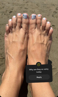 Scarlet Vas feet photo thumbnail