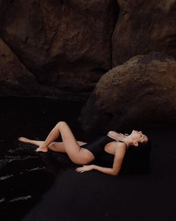 Valentina Vignali feet photo thumbnail