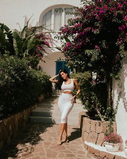 Valentina Vignali feet photo thumbnail