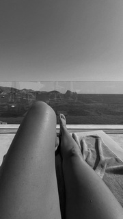 Athina Oikonomakou feet photo thumbnail
