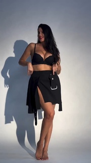 Valentina Vignali feet photo thumbnail