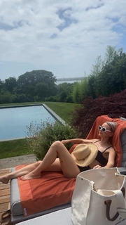 Naomi Watts feet photo thumbnail