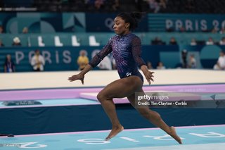 Simone Biles feet photo thumbnail