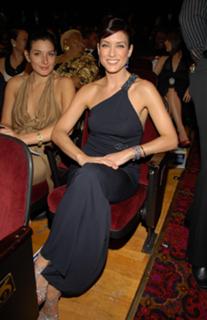 Kate Walsh feet photo thumbnail