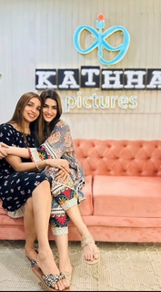 Kriti Sanon feet photo thumbnail