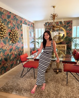 Anushka Sen feet photo thumbnail