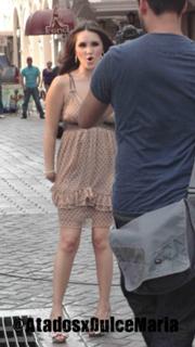 Dulce María feet photo thumbnail